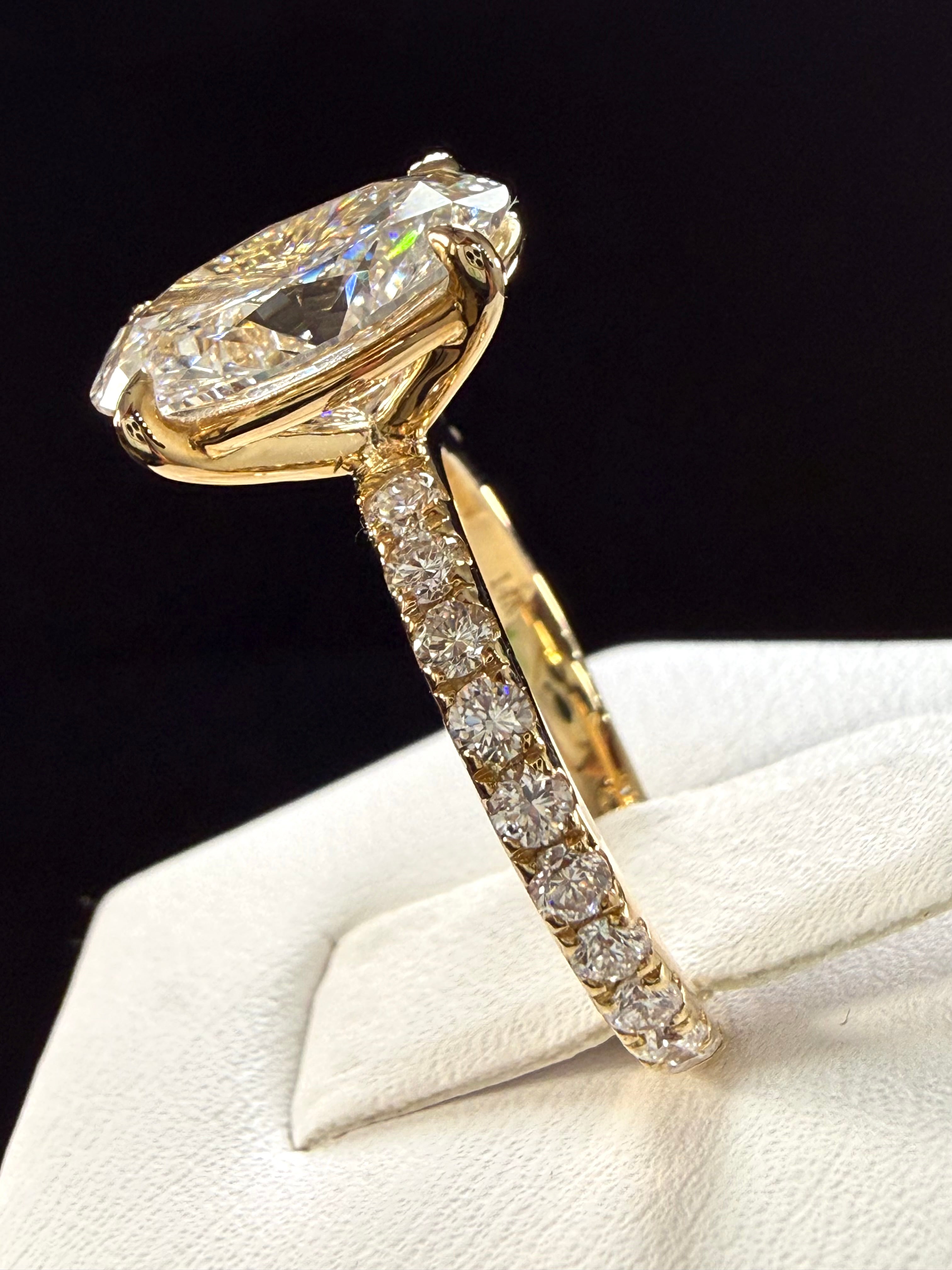 5.06 CTTW Oval Cut Diamond IGI Certified 14K Yellow Gold Engagement Ring