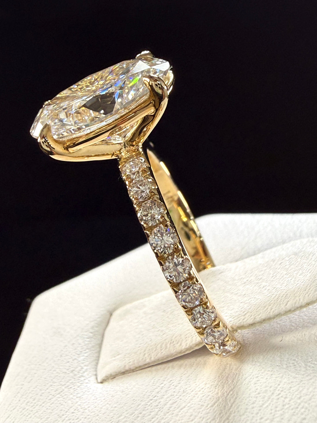 5.06 CTTW Oval Cut Diamond IGI Certified 14K Yellow Gold Engagement Ring