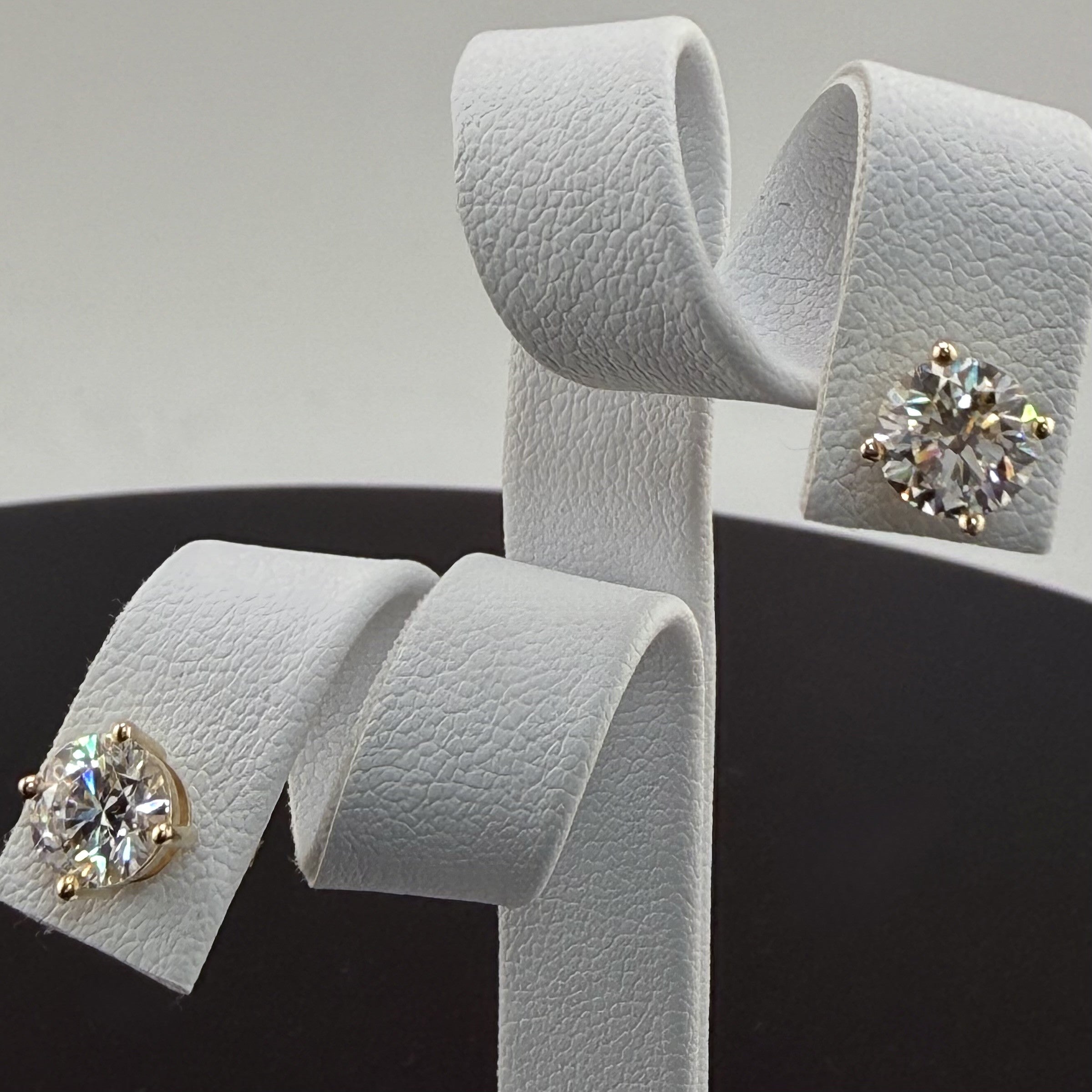 2cttw Round IGI Certified Lab Grown Diamond Stud 14K Yellow Gold Earrings