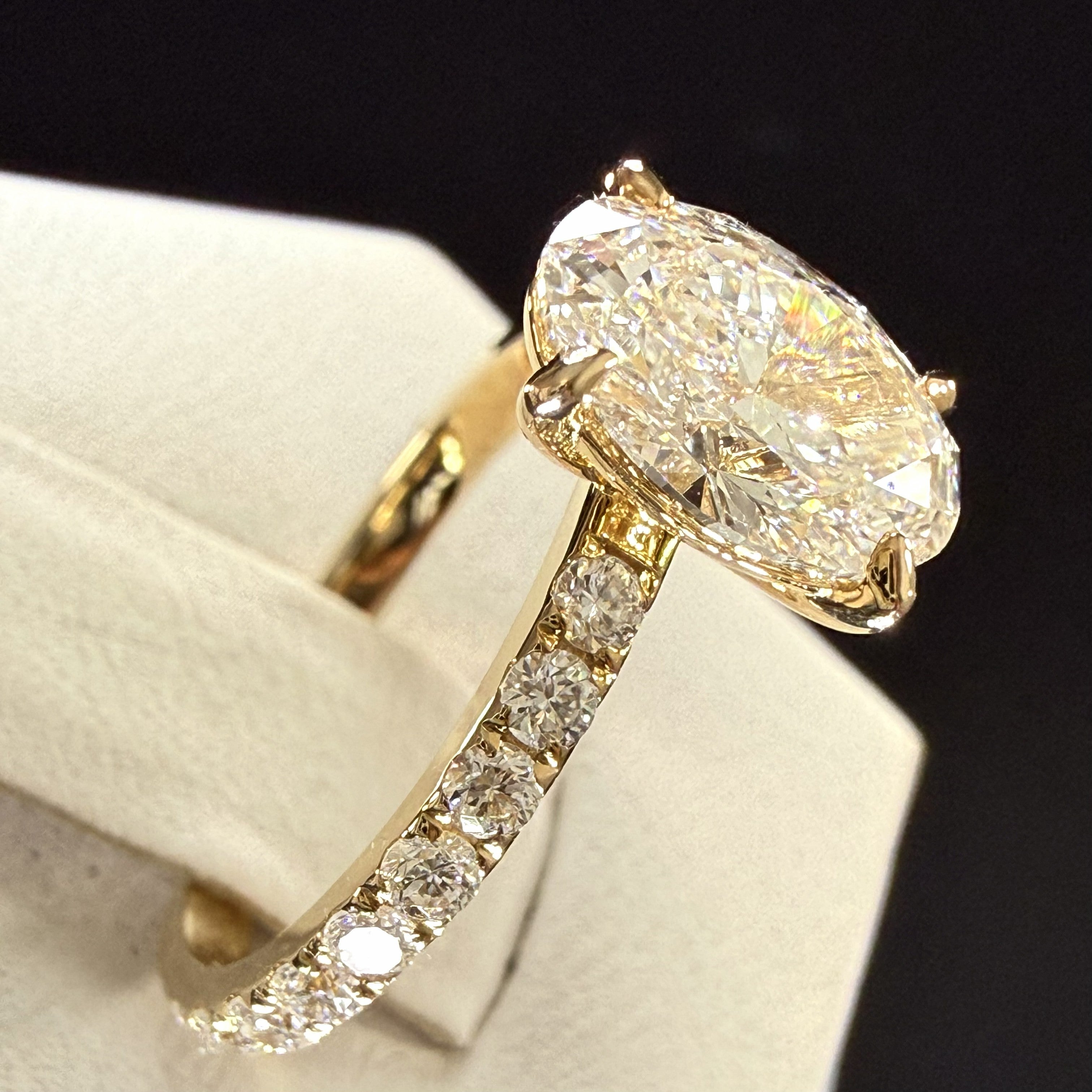 2.27ct Total Weight Oval Cut Diamond IGI Certified 14K Yellow Gold Engagement Ring